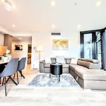 Luxurious &Cozy Apartment With Pool And Gym In Sydney Cbd