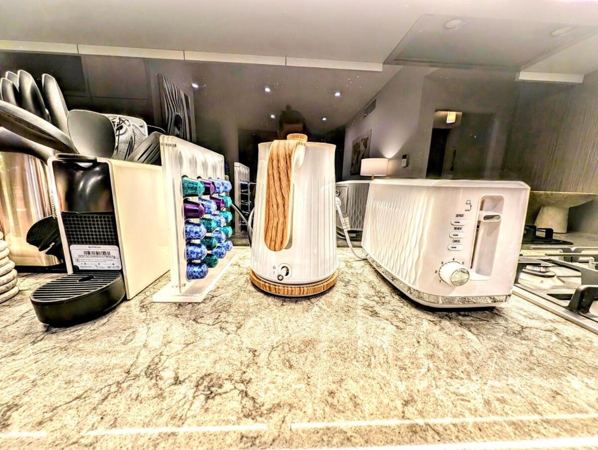 Luxurious &cozy With Pool And Gym In Cbd Apartment Sydney