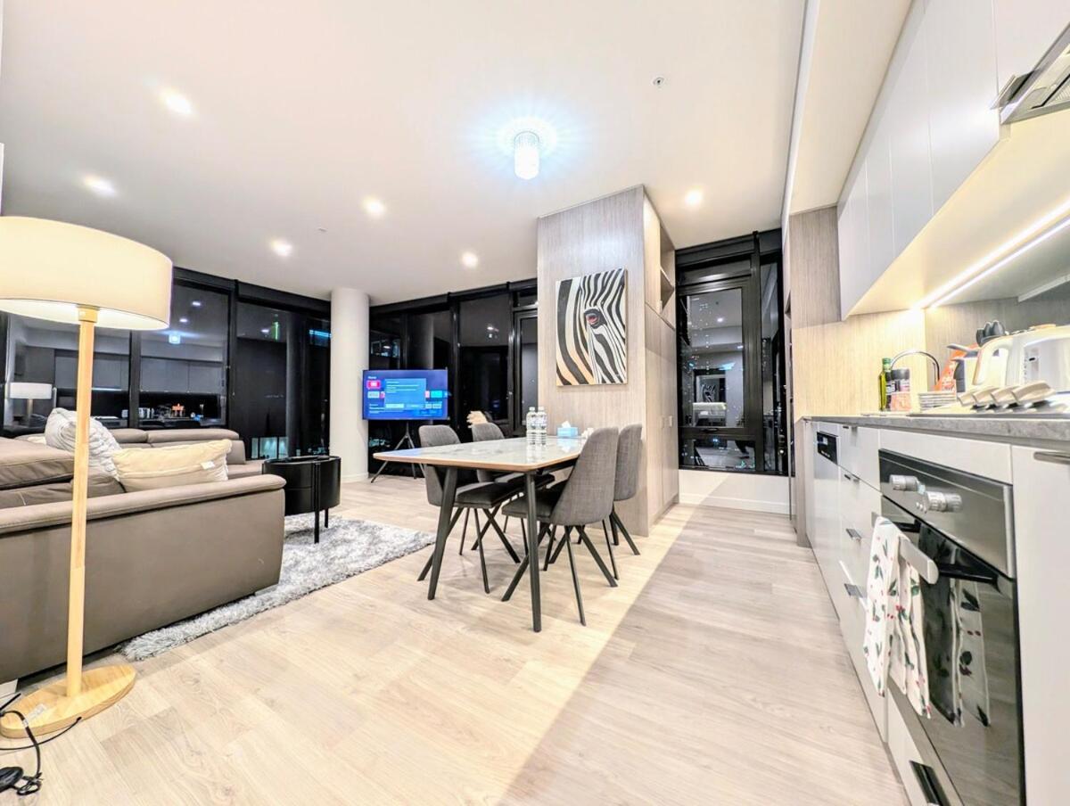 Luxurious &cozy With Pool And Gym In Cbd *